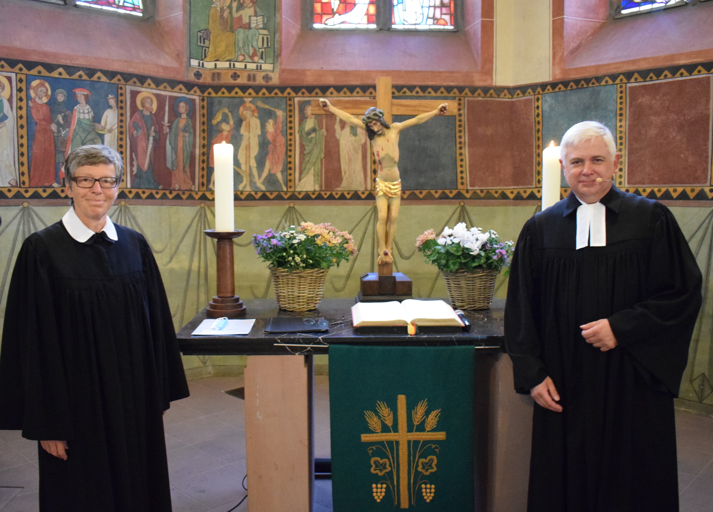 EinFB060920AltarOB becrima 